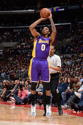 数据平平却亮点足 杨瀚森首秀显潜力 在NBA未来可期