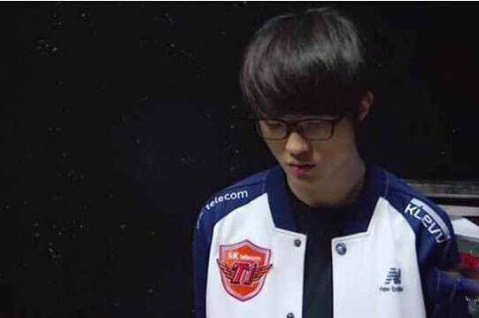 电竞比分网：英雄联盟S10 A组战，SN仰卧起坐头名晋级！